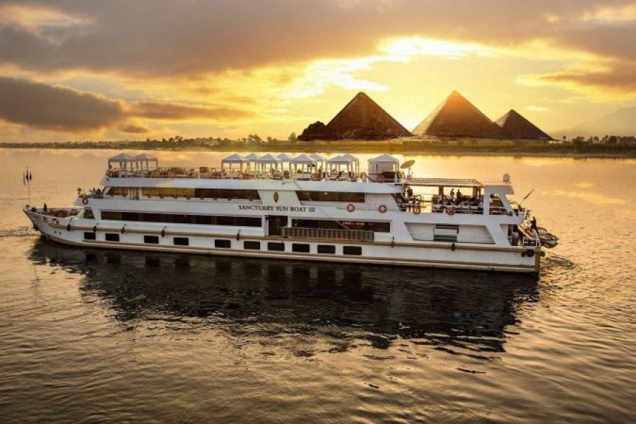 Cairo: Nile Dinner Cruise With Live Entertainment