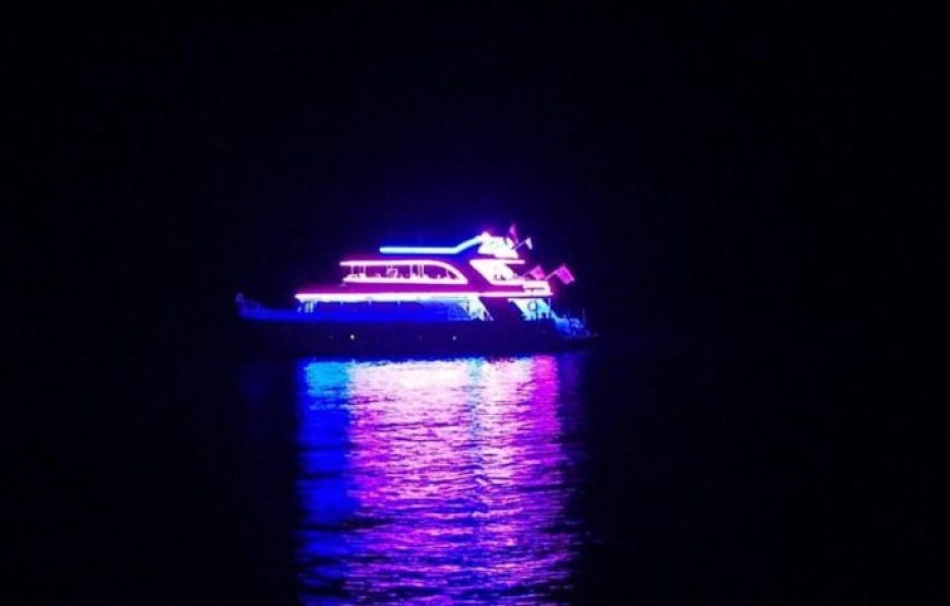 Sharm El Sheikh: Romantic Dinner Cruise