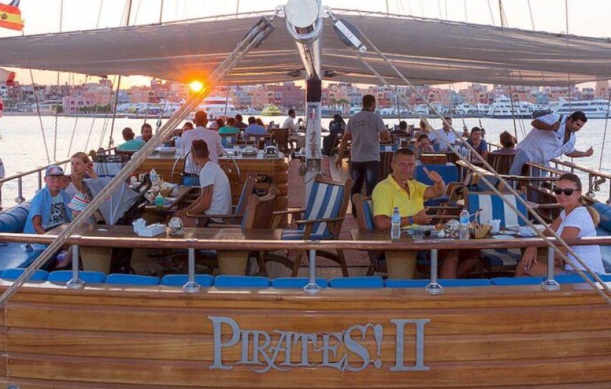 Hurghada: Pirates Premier Sailing Boat Trip With Lunch