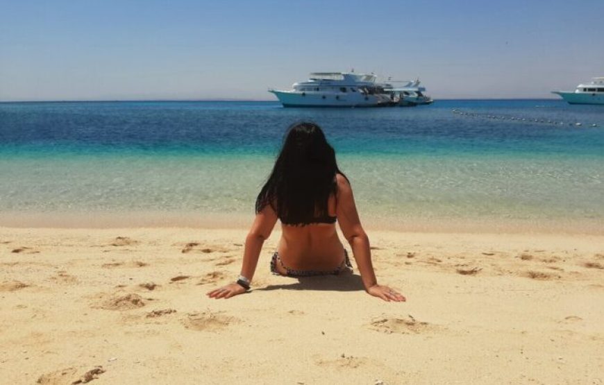 Hurghada: Orange Bay & Paradise Islands Speedboat Trip