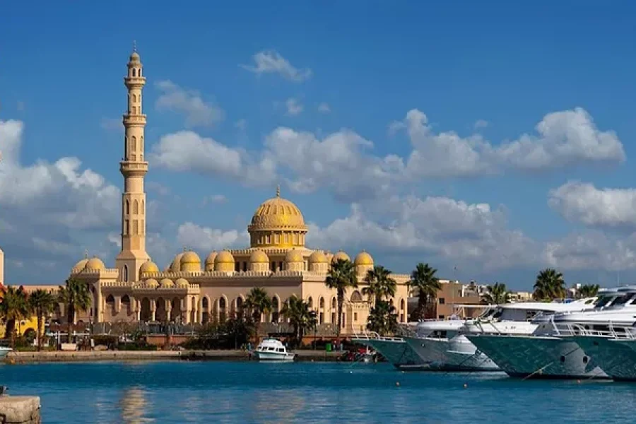 Soma Bay: Parasailing Experience And City Tour With Shopping