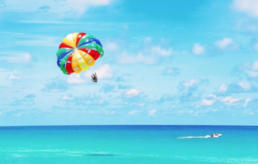 Soma Bay: Parasailing Experience And City Tour With Shopping