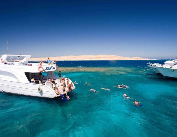 Hurghada: Private Boat Full-Day Snorkeling Trip With Lunch