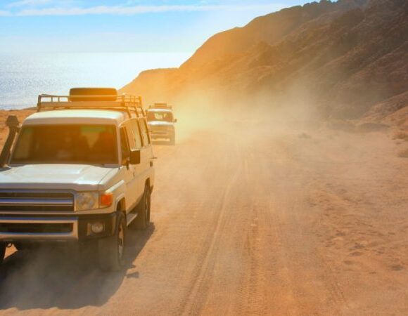 Hurghada: Super Safari Tour Jeep, Quad Bike, Bedouin Village And BBQ Dinner With Show