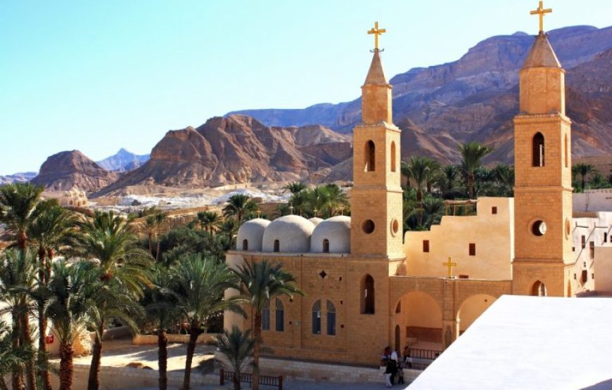 Soma Bay: Guided Tour to the Historic Monasteries of St. Anthony and St. Paul