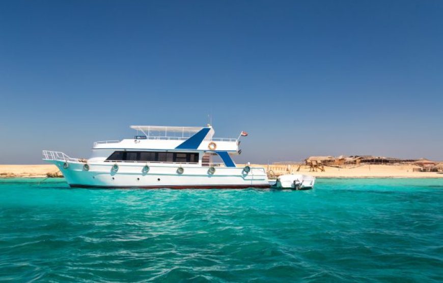 Hurghada: Utopia Island Snorkeling Trip With Lunch