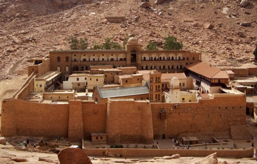 Sharm El Sheikh: Moses Mountain by night and St. Catherine