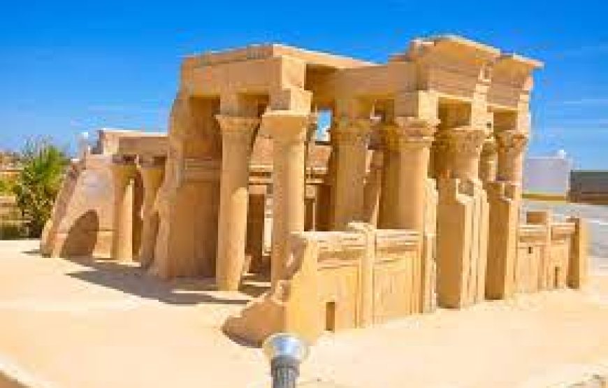 El Gouna: 2 In 1 Trip Dolphin World Show And Mini Egypt Park With Transfers