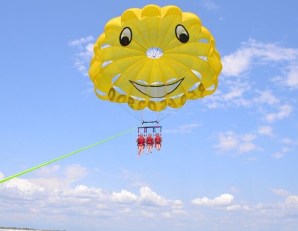 El Gouna: Parasailing Adventure With Hotel Pickup