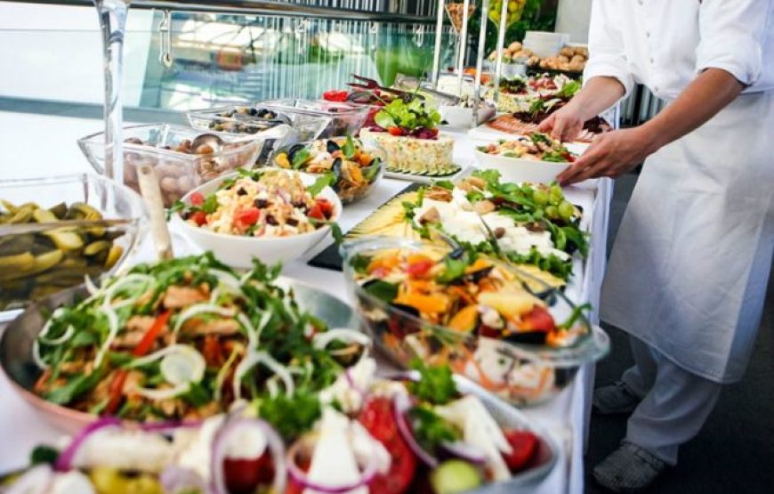 Cairo: Nile Dinner Cruise With Live Entertainment