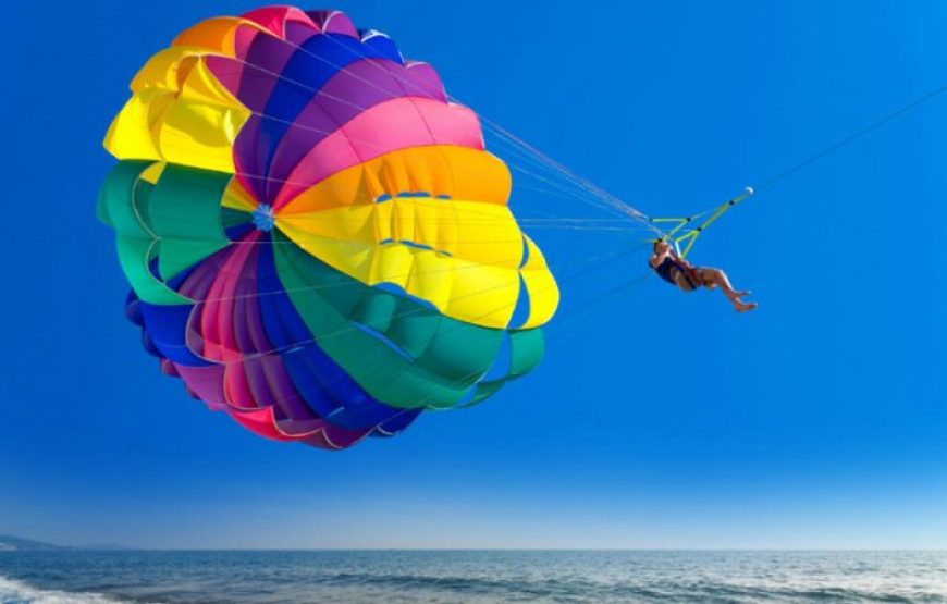 Makadi Bay: Parasailing Experience And City Tour With Shopping