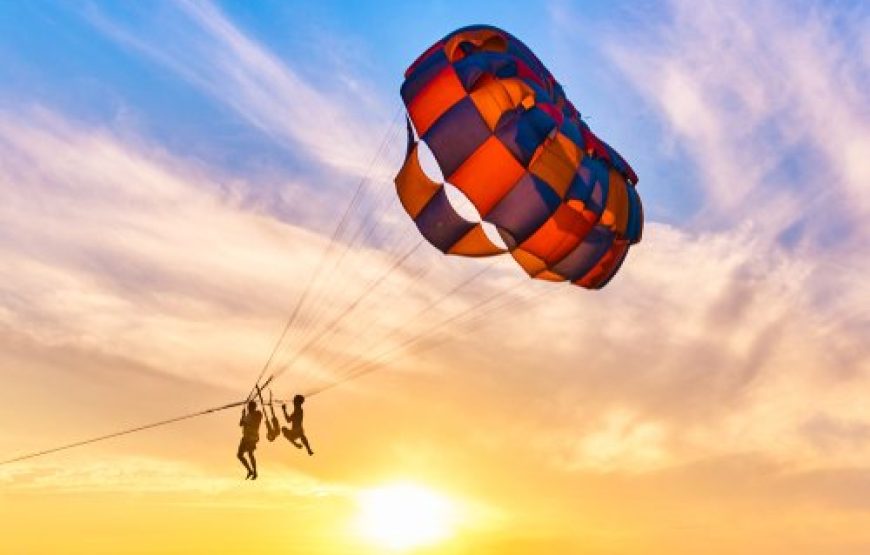 Soma Bay: Parasailing Experience And City Tour With Shopping
