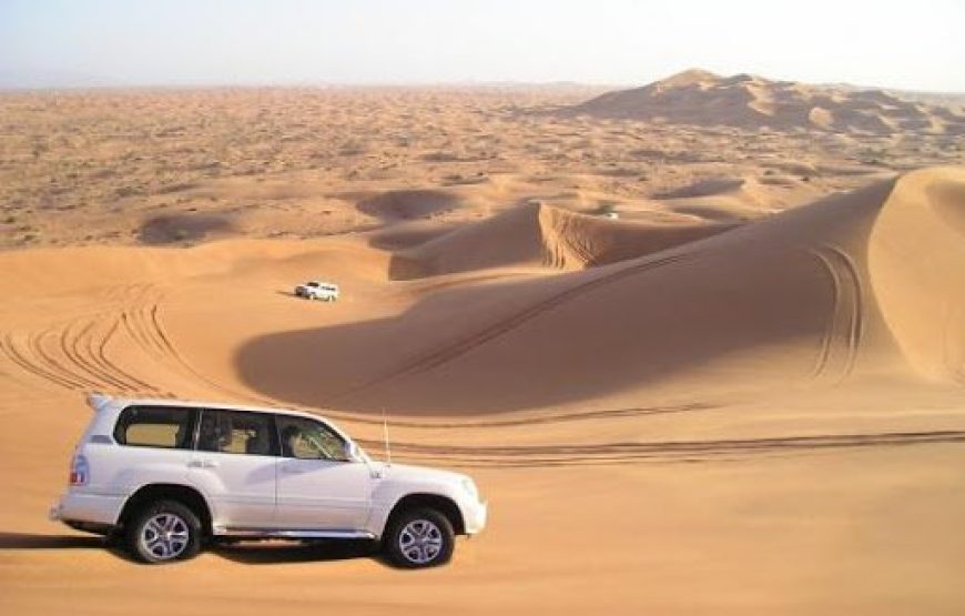 Ultimate Desert Adventure: 6-Hour Jeep Safari with Dinner & Show