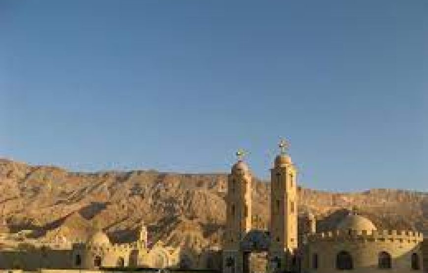 Soma Bay: Guided Tour to the Historic Monasteries of St. Anthony and St. Paul