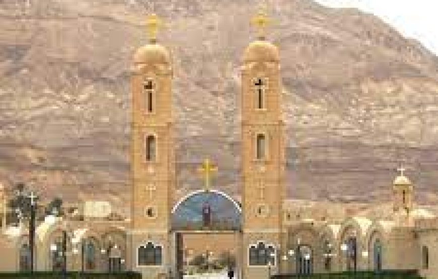 Soma Bay: Guided Tour to the Historic Monasteries of St. Anthony and St. Paul