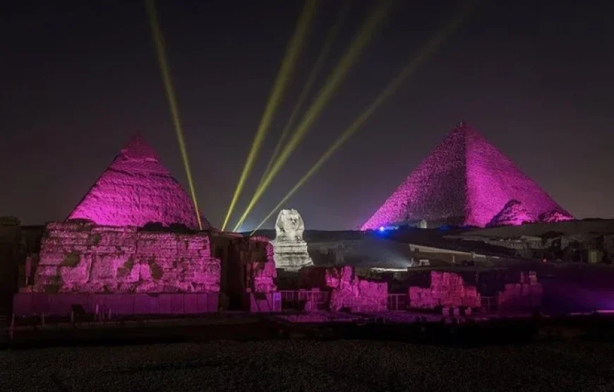 Kairo: Ton- und Lichtshow an den Pyramiden von Gizeh mit Abendessen