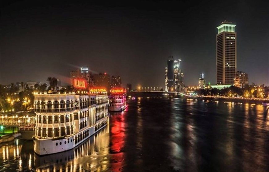 El Cairo: Pirámides, visita al Museo Egipcio y crucero con cena