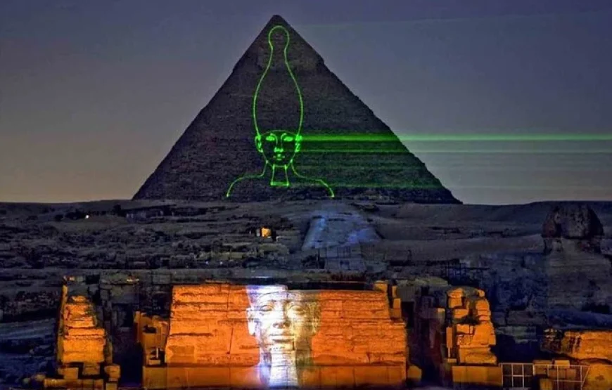 Kairo: Ton- und Lichtshow an den Pyramiden von Gizeh mit Abendessen