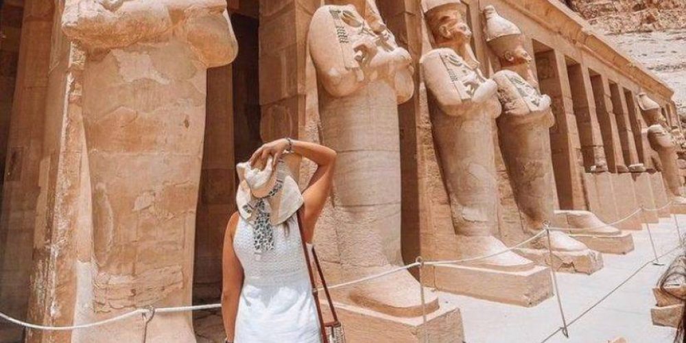 The-Best-Times-To-Visit-Luxor-825x1024