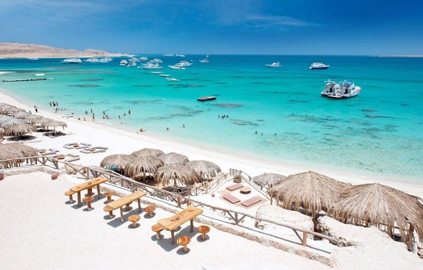 Hurghada: 5 Days Holiday 5* Hotel, Sea Trip, Safari Trip, City Tour & Parasailing