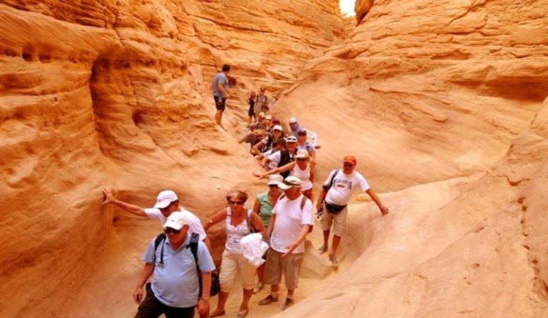 629878162-Colored-Canyon-776x450-1.jpg